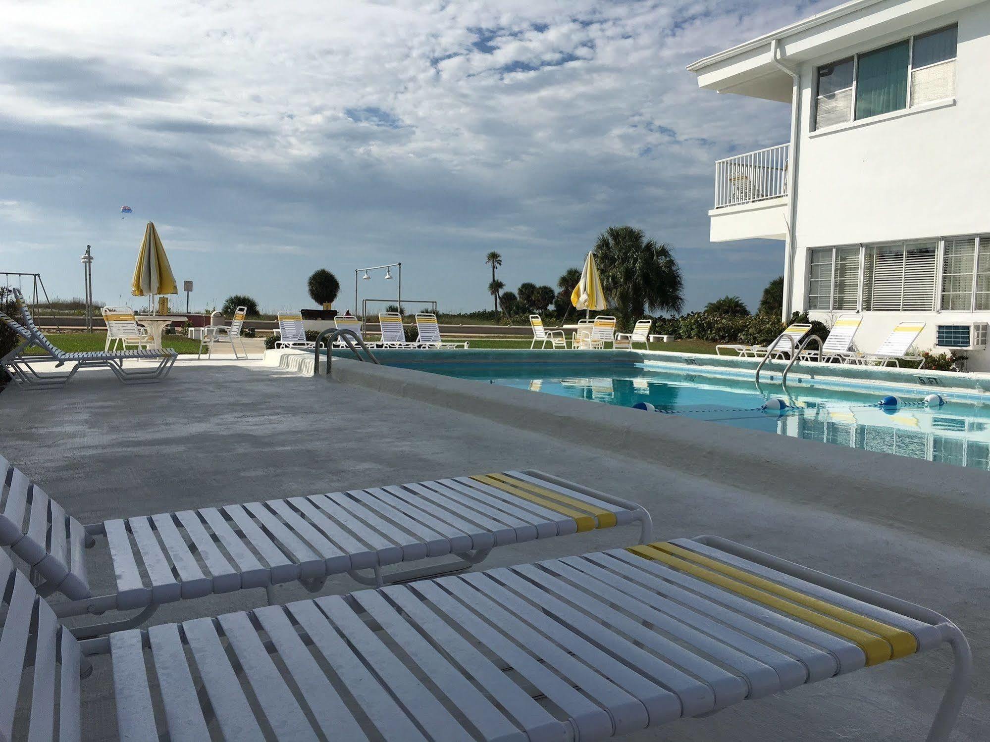 The Sands Of Treasure Island Otel St. Pete Beach Dış mekan fotoğraf