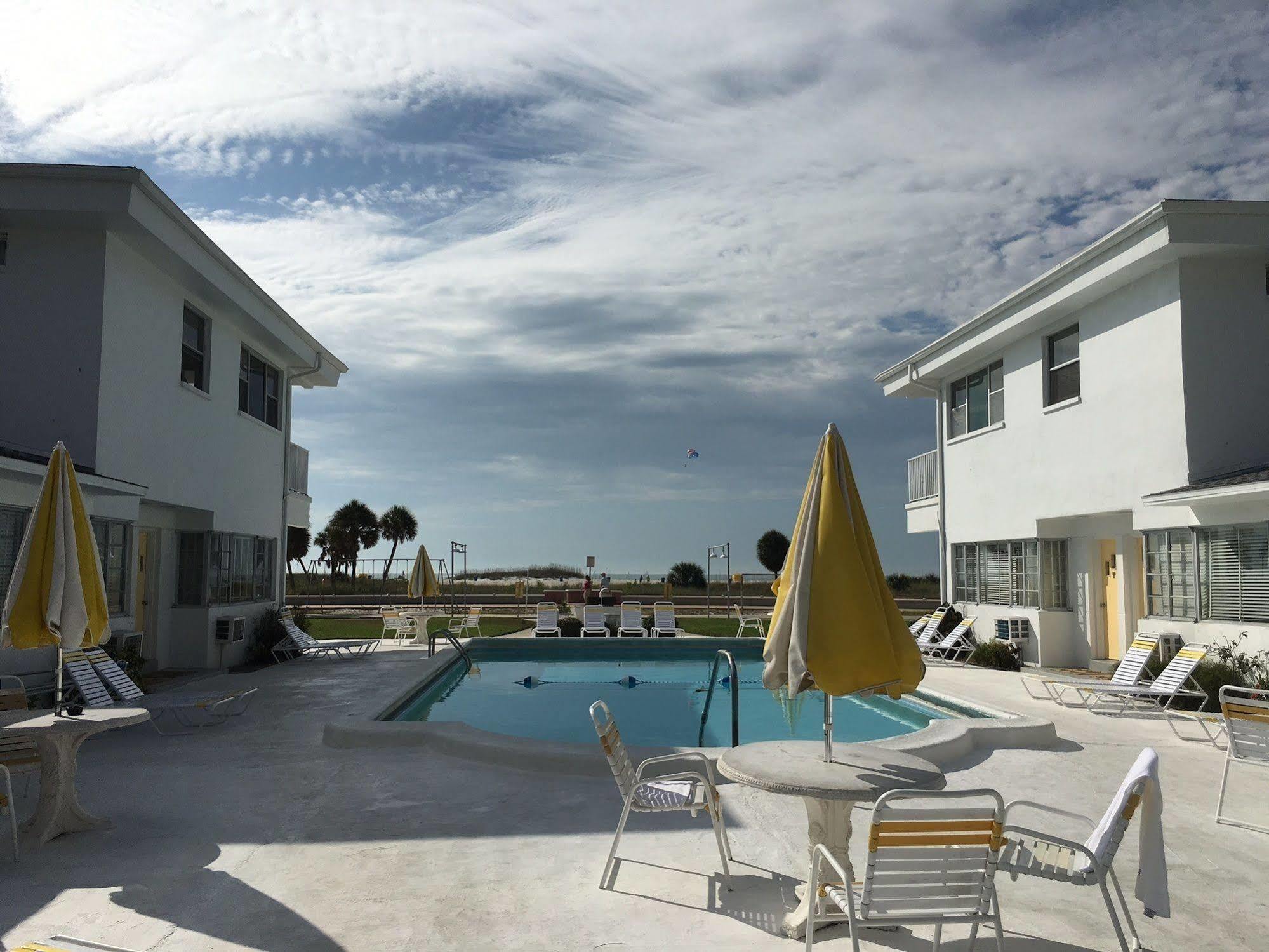 The Sands Of Treasure Island Otel St. Pete Beach Dış mekan fotoğraf