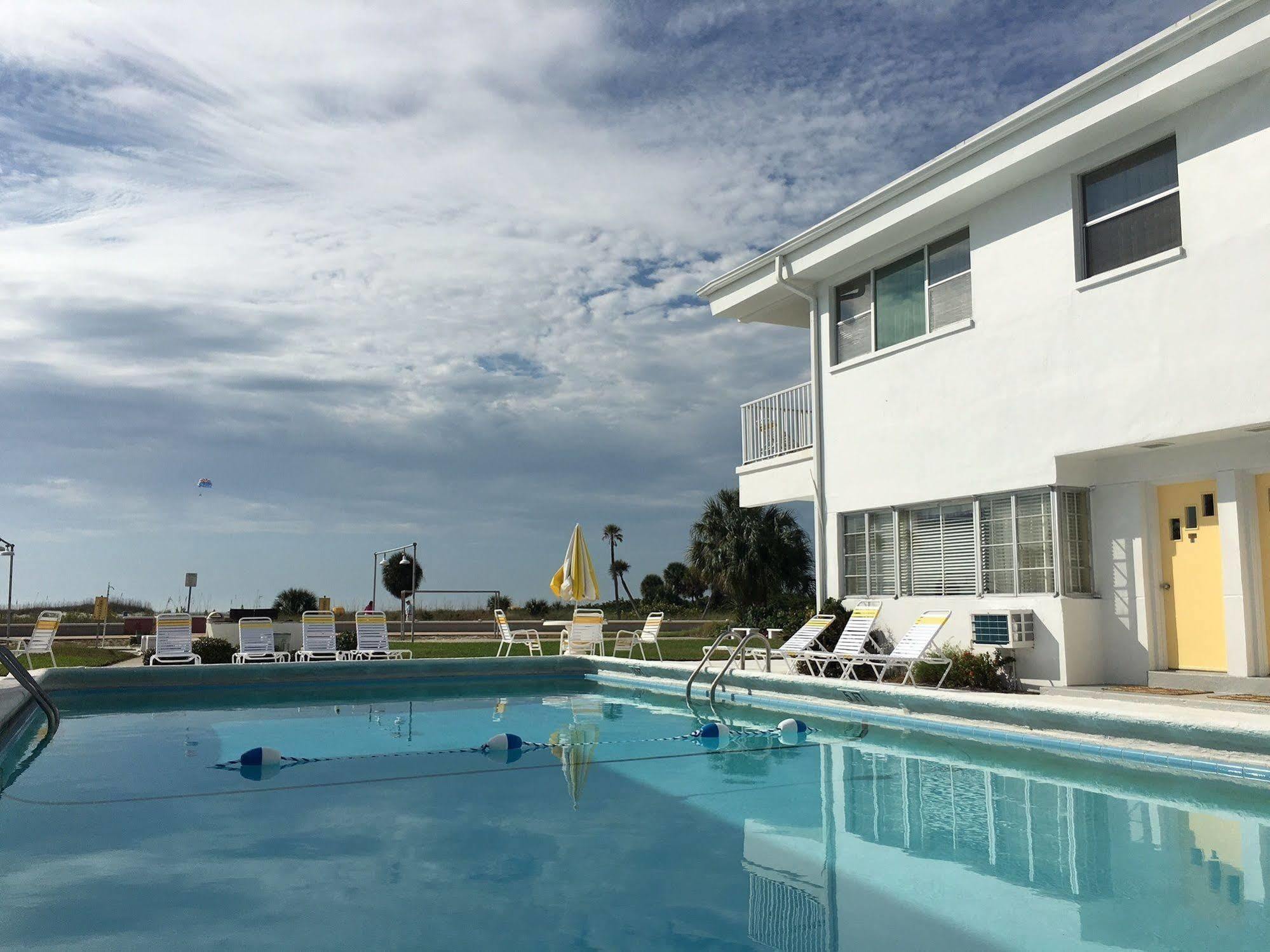 The Sands Of Treasure Island Otel St. Pete Beach Dış mekan fotoğraf